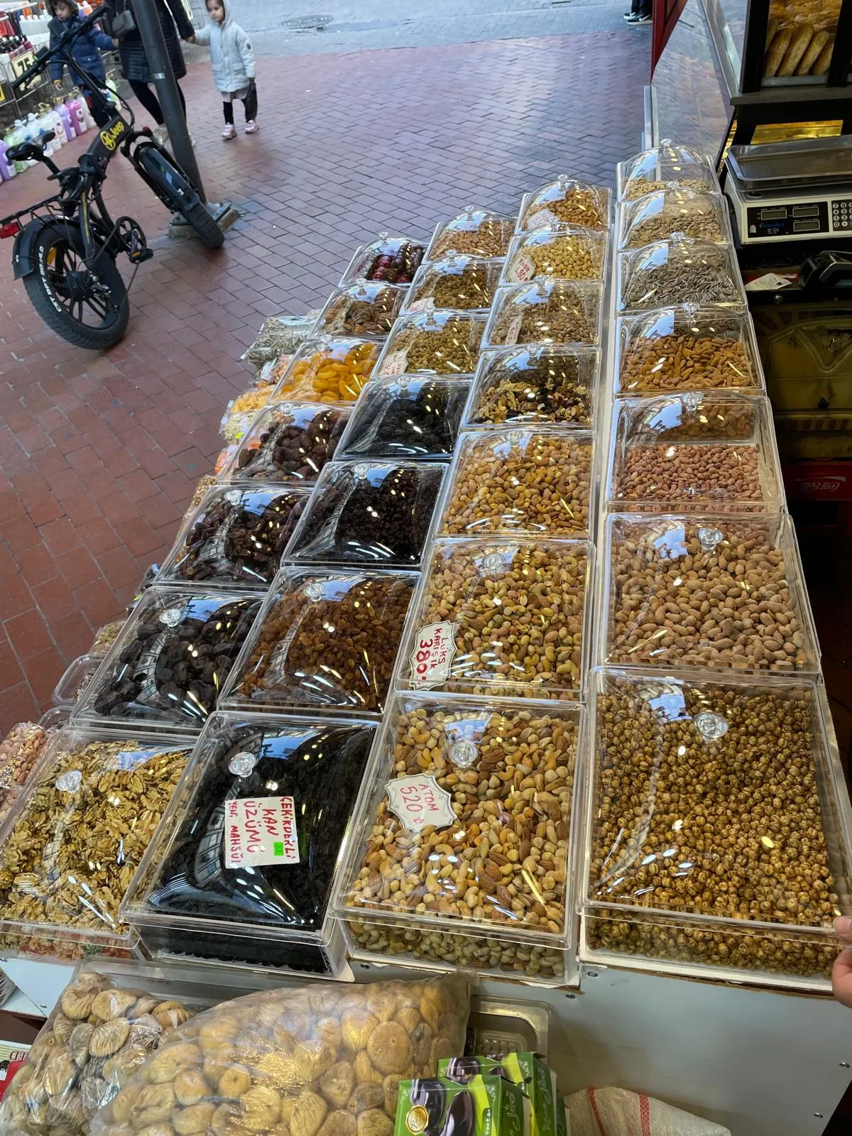 Çoklu Bölmeli Pleksi Aktar Kutusu - Şeffaf Teşhir Çözümleri